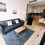 Golden Star Apartment